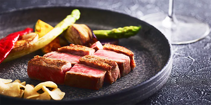 ディナー かざね 風音 ストリングスホテル東京インターコンチネンタル 鉄板焼 一休 Comレストラン