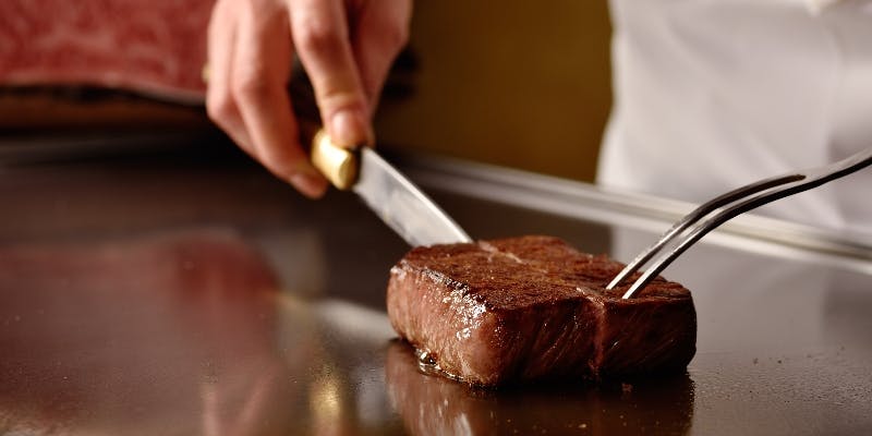 【六本木スペシャルコース】鮑の岩塩蒸しとうかい極上牛サーロインステーキ等全8品＋ペアリングA