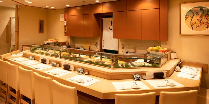 日本橋三越 本店周辺のランチに寿司 鮨 が楽しめるおすすめレストラントップ4 一休 Comレストラン