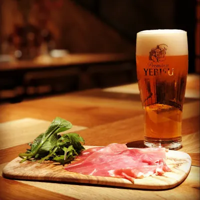 エビスビールの他、こだわりのワイン40種類以上