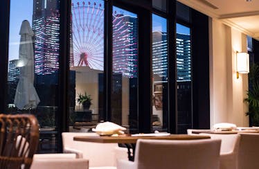 COLONIAL BEACH 横浜ハンマーヘッド