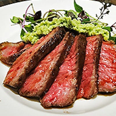 本格鉄板料理をカジュアルにご満喫