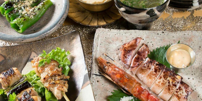 忘年会コース（飲み放題付き2時間）11,000円　ワイン＋2,000円　4名様以上から承ります。