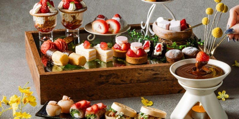 CE LA VI TOKYO 【18F】Strawberry afternoon tea Spring＋乾杯