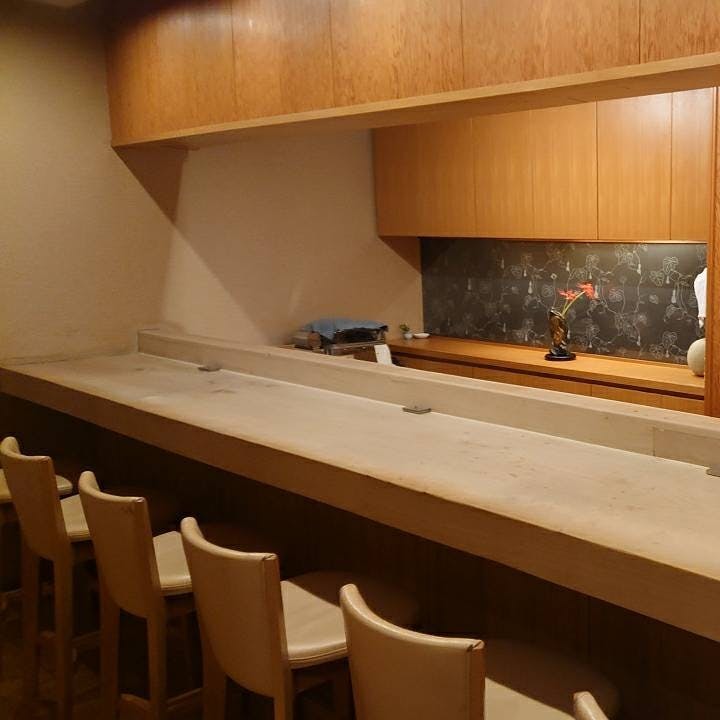 割烹ひら川 カッポウヒラカワ 平和通 割烹 一休 Comレストラン