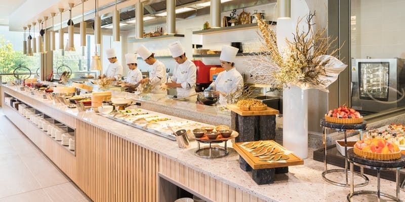 【12/1～1/14】ランチ「ウィンターボヤージュビュッフェ」＋90分アルコールフリーフロー（120分）