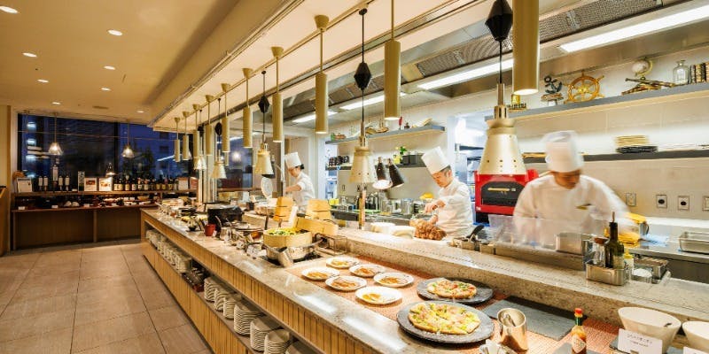 【12/1～1/14】ディナー「ウィンターボヤージュビュッフェ」＋乾杯スパークリングワイン