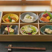 豆家別邸鮪とおとうふしびかま本店
