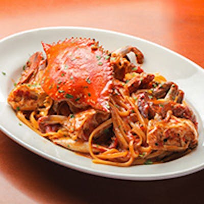 新鮮な食材を使った創作料理の数々