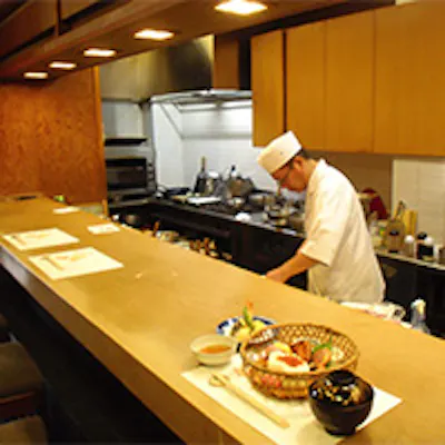 洗練された京風カウンター割烹