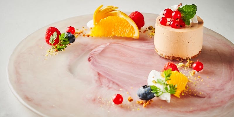 【記念日ランチ】季節の前菜盛り、選べるパスタ、選べるメインなど全5品＋乾杯スパークリング