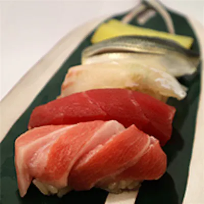 硬派な店主のこだわりが現れる「珠玉の鮨」