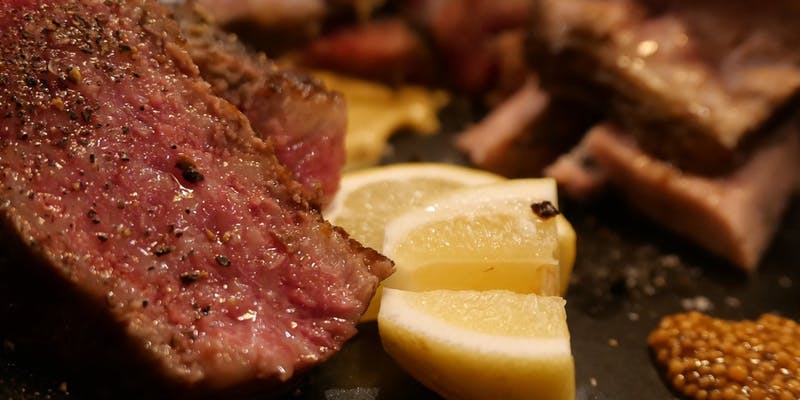 【豪華ディナー】赤身肉の炭火焼、 手打ちパスタ等全6品＋乾杯スパークリング