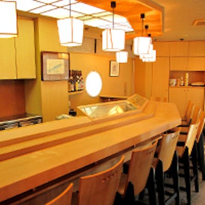 迫力のあるカウンター席