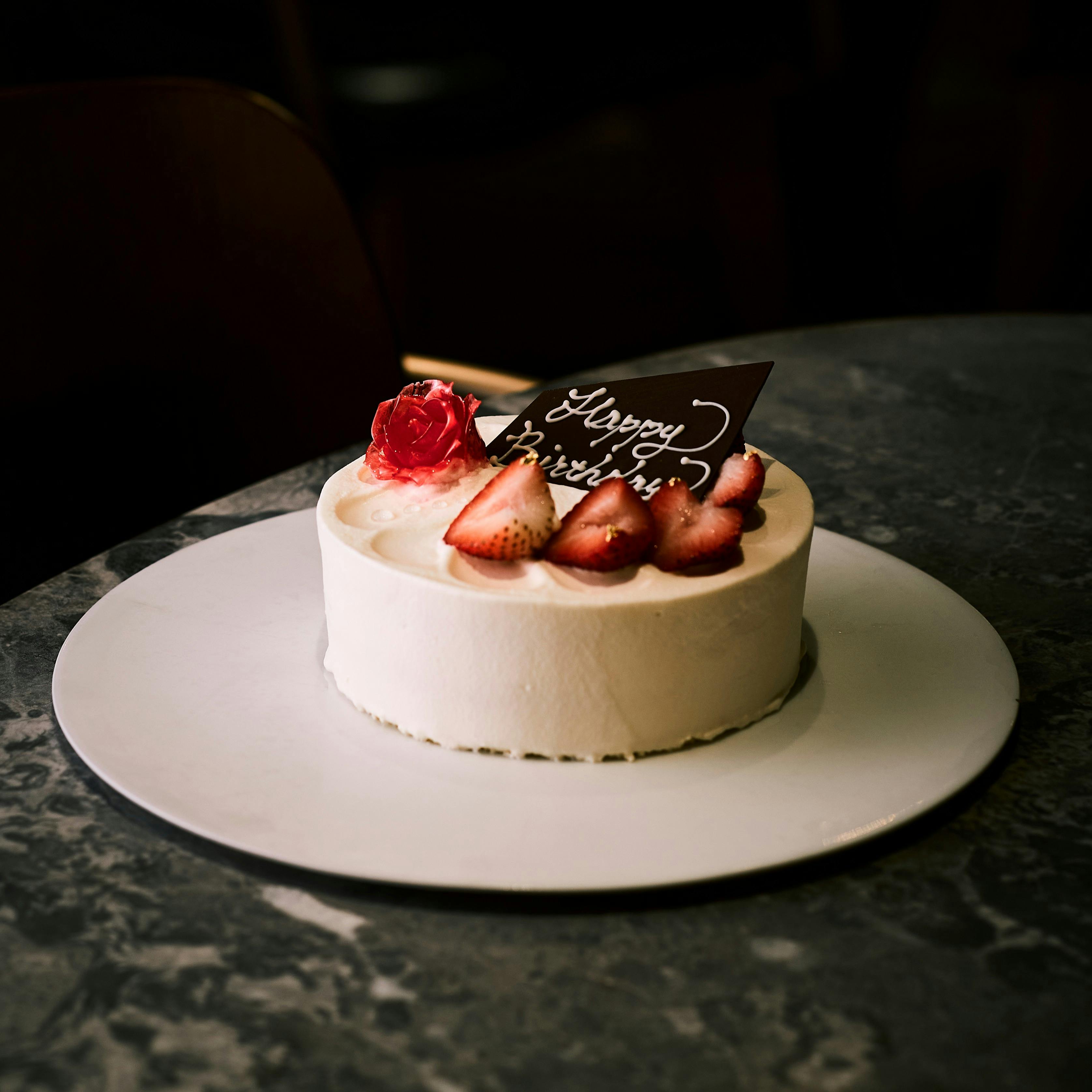 【Anniversary Cake】パティシエ自慢のアニバーサリーケーキ（12cm）