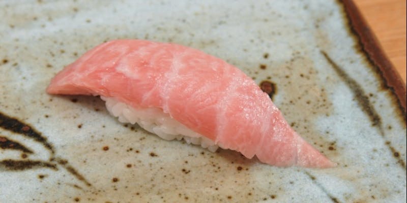 【つまみ6品にぎり11貫】産地直送のお魚を使用した極上のお鮨をご堪能