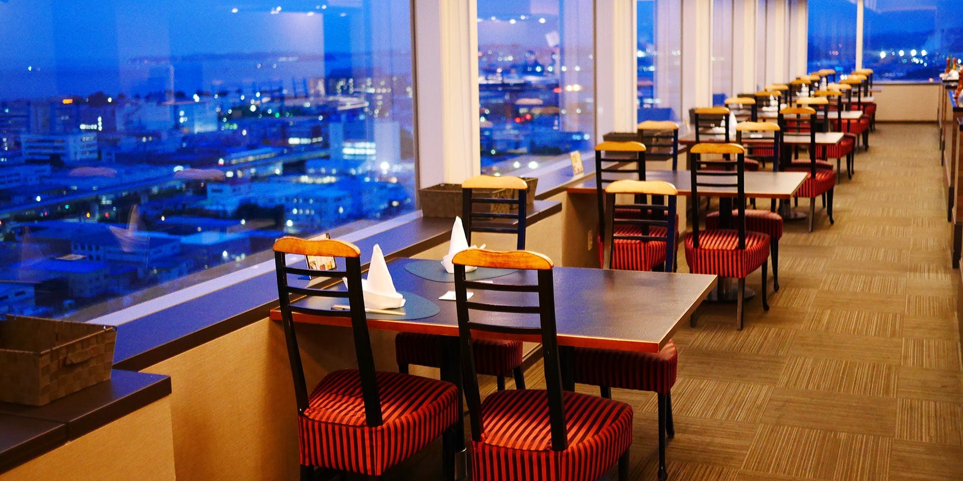 鉄板焼レストラン八景 (テッパンヤキレストランハッケイ ヨコハマ