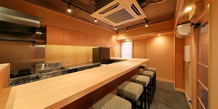 青山16 C アオヤマジュウロクド 表参道 ワインバー 和食 一休 Comレストラン 青山16 C アオヤマジュウロクド 表参道 ワインバー 和食 一休 Comレストラン