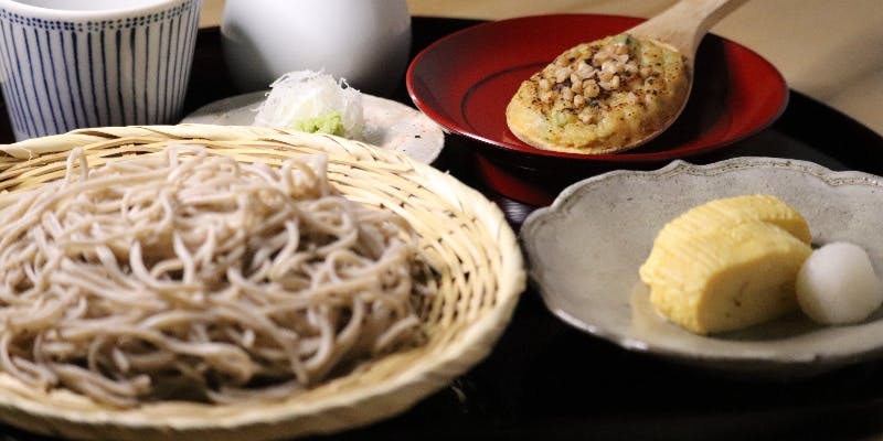 【特選コース】旬の食材を使った懐石料理や鮨、手打ち蕎麦などをお愉しみ頂けるコース