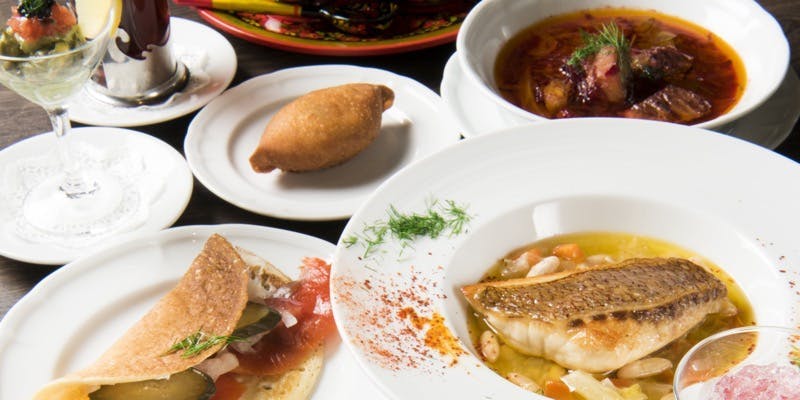 【ペテルブルグコース】キャビア前菜とピロシキ付！メイン料理は3種類から選択＋全11品