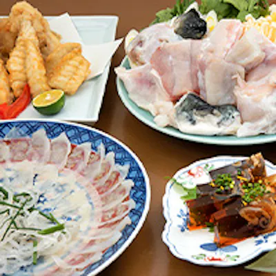 一流の料理人の技が光る、ふぐ尽くしの料理の数々
