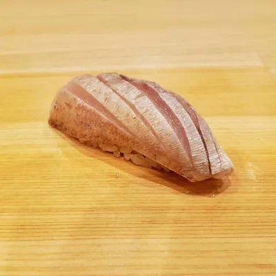 食材にはこだわりネタは各地から選りすぐりの鮮魚を厳選