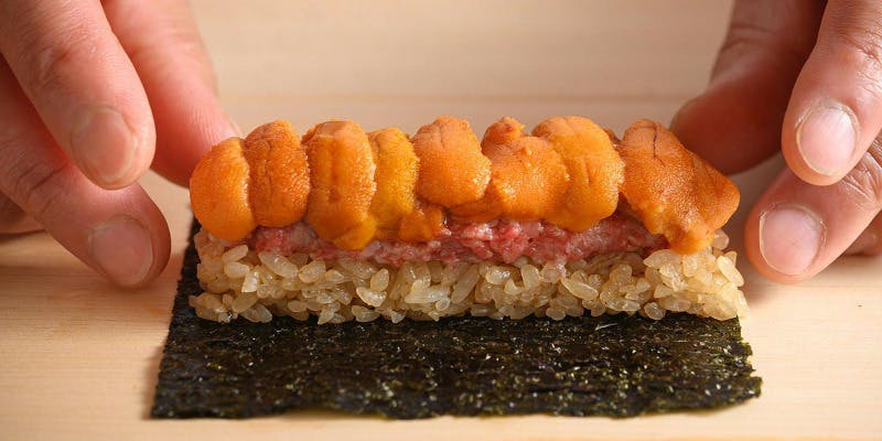 1日1組限定【カウンター席】名物・雲丹ドッグ＋おまかせ牛肉寿司10貫  極上コース