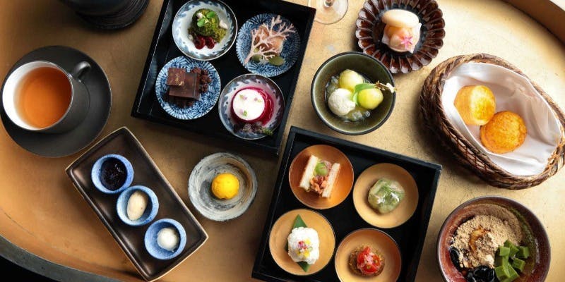 【Afternoon Tea】季節のアフタヌーンティーセット ＋Champagne