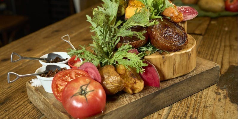 【鉄板焼きバーニャカウダコース】