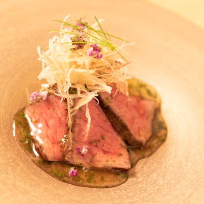 厳選食材で手掛ける四季の移ろいと思いやりの一皿