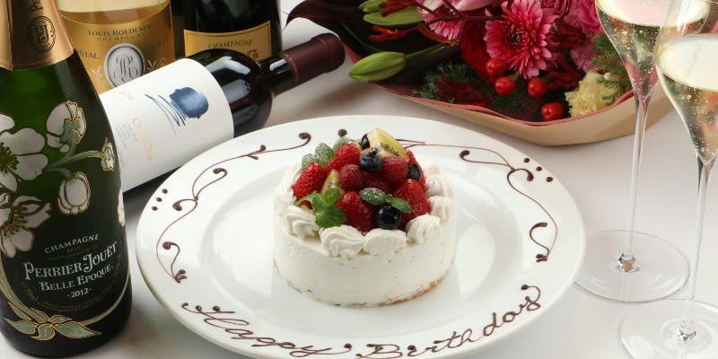 【記念日やお祝いに】1ドリンク＆ホールケーキ付、黒毛和牛 京都肉のステーキなど全5品