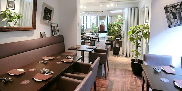 サンク アベニュー Cinq Avenue 明治神宮前 表参道 ビストロ ワイン 一休 Comレストラン サンク アベニュー Cinq Avenue 明治神宮前 表参道 ビストロ ワイン 一休 Comレストラン