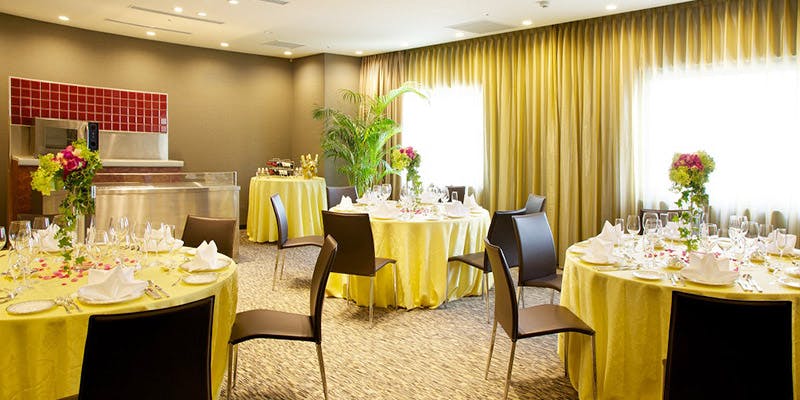 宴会場／ホテル アゴーラ 大阪守口 - 画像1