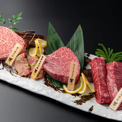 雪室で熟成するA5和牛の熟成肉を贅沢に