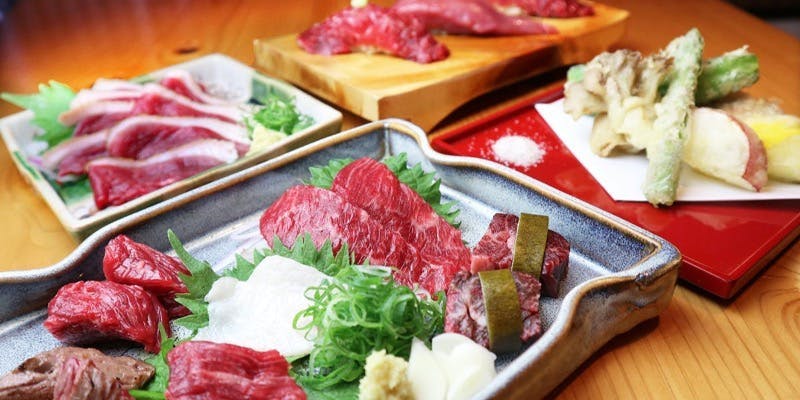 【馬鴨ステーキ】肉寿司・馬と鴨のお造り・トロユッケ・天ぷら・極上卵かけ飯など　10品 