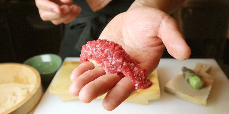 【馬鴨ステーキ】肉寿司・馬と鴨のお造り・トロユッケ・天ぷら・極上卵かけ飯など　9品 