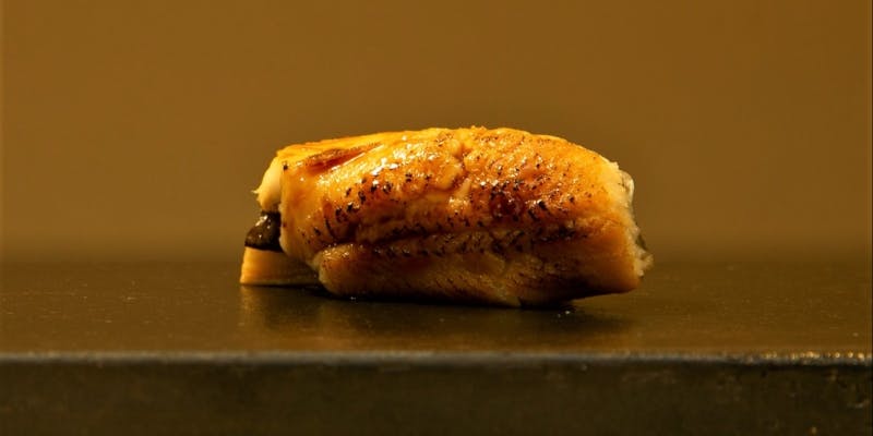 【旬づくし いわお】お造り、逸品料理 二品、鮨八貫など＋乾杯ドリンクサービス