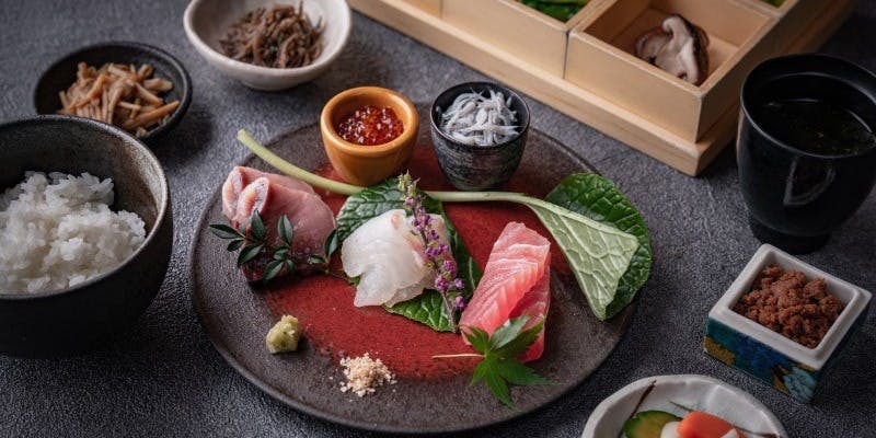 【ランチ】月替わりテーマの里山前菜や4種から選べるメイン（平日）