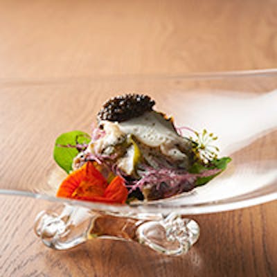 宮古島の素材、世界中の旬食材を厳選「その時この場所」でしか味わえないフランス料理