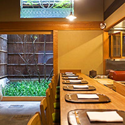 清潔感と風情溢れる店内