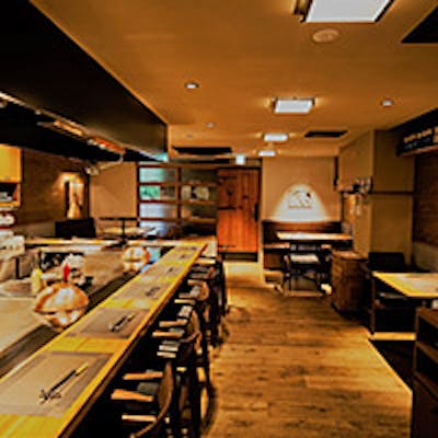 シックで落ち着いた内緒にしたい隠れ家空間