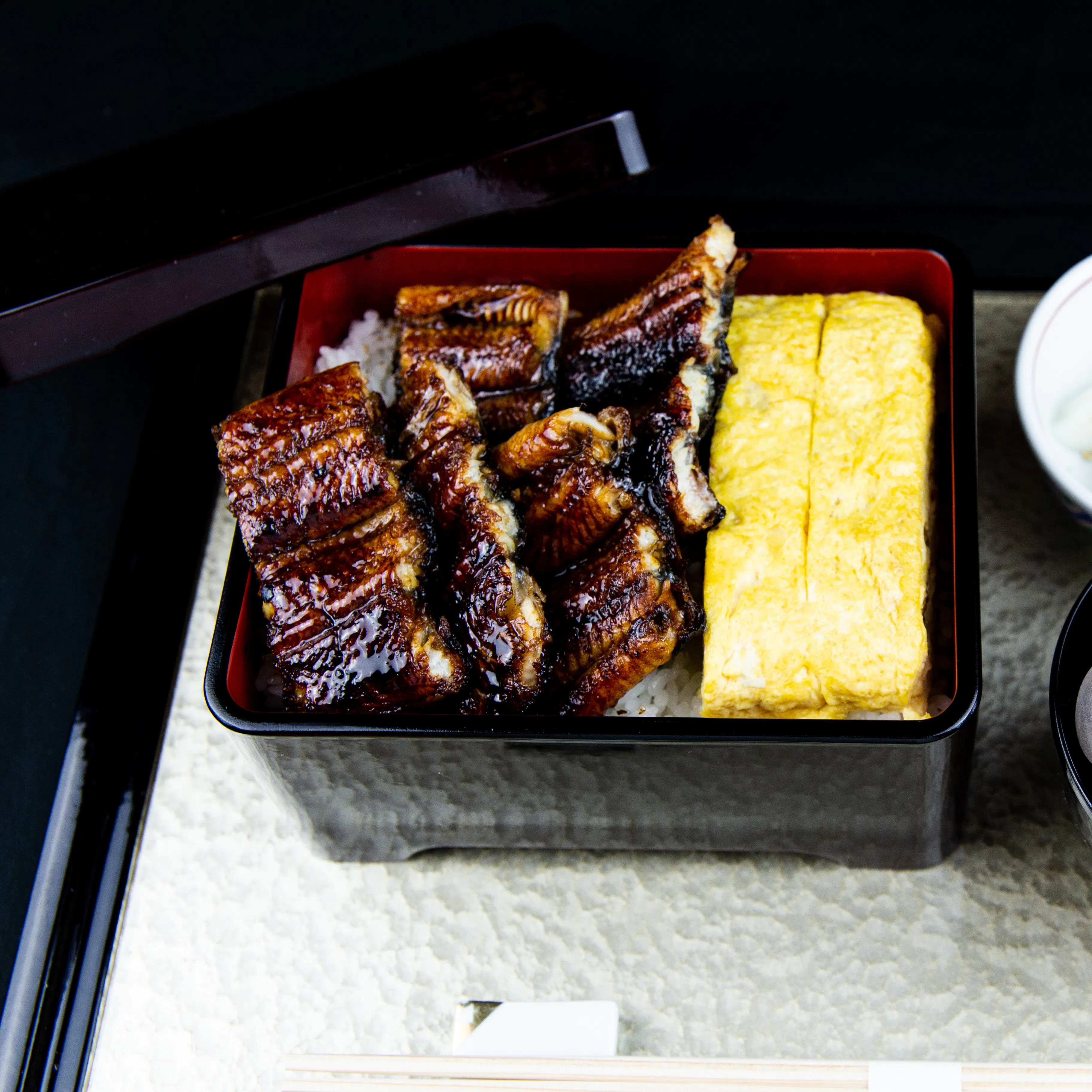 那古野炭焼きうなぎ かしわ 登河 那古野炭焼きうなぎ かしわ 登河のお持ち帰りメニュー 特黄金鰻重 テイクアウト専用プラン ディナー プラン メニュー 一休 Comレストラン