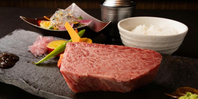 【神戸牛 吉祥吉 西心斎橋店】ランチ限定神戸牛コース　神戸牛赤身80g・サラダ・スープ・ライス付き！