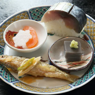 素材を生かした遊び心のある和食