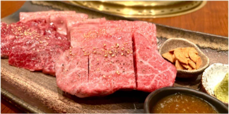 【2025 クリスマススペシャルコース】ヒレカツに加え、焼物で厚切りのヒレやサーロインなどが楽しめます。