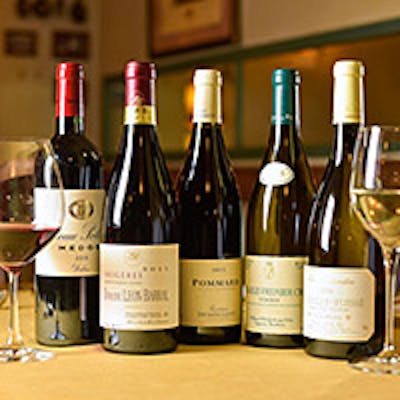 多彩なワイン、ドリンクで美味しいひと時を