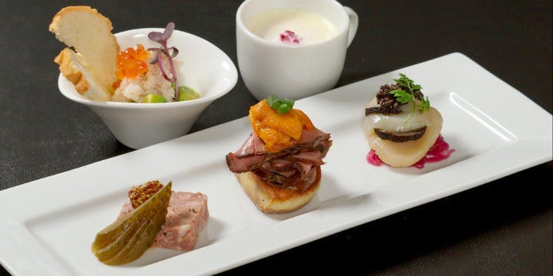 【旬のディナーコースプラン/個々盛り】前菜盛合せ、パスタ、メイン等＋スパークリング含む120分飲み放題