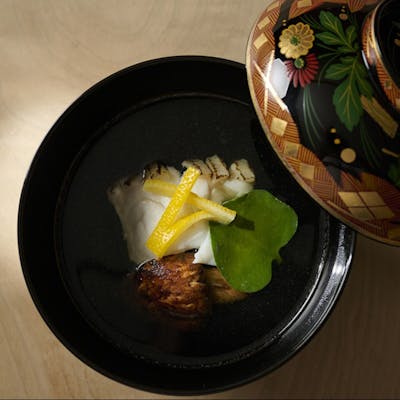 味覚、視覚・・五感全体で味わう粋な一皿を