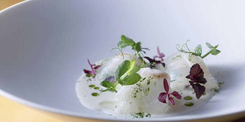 旬の食材を詰め込んだディナーコース全5品＋選べる1ドリンク付き