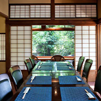 古き良き懐かしい時代へ戻れる大人の隠れ家